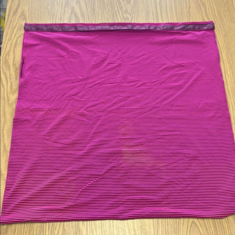 Vintage lLululemon vinyasa scarf. Excellent condition.